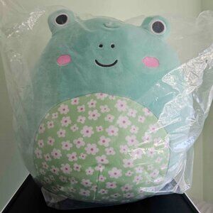 NWT 12" Wendy the green frog w/ floral pattern belly Squishmallow